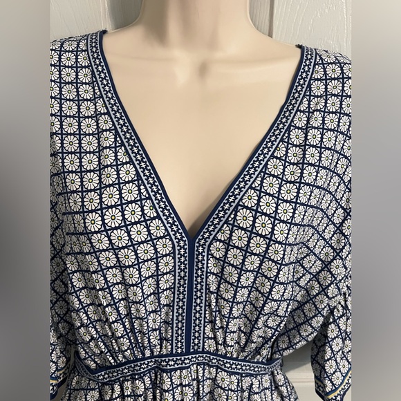 Women’s Max Studio Top/Blouse Size Large V Neck , Blue - Picture 2 of 4